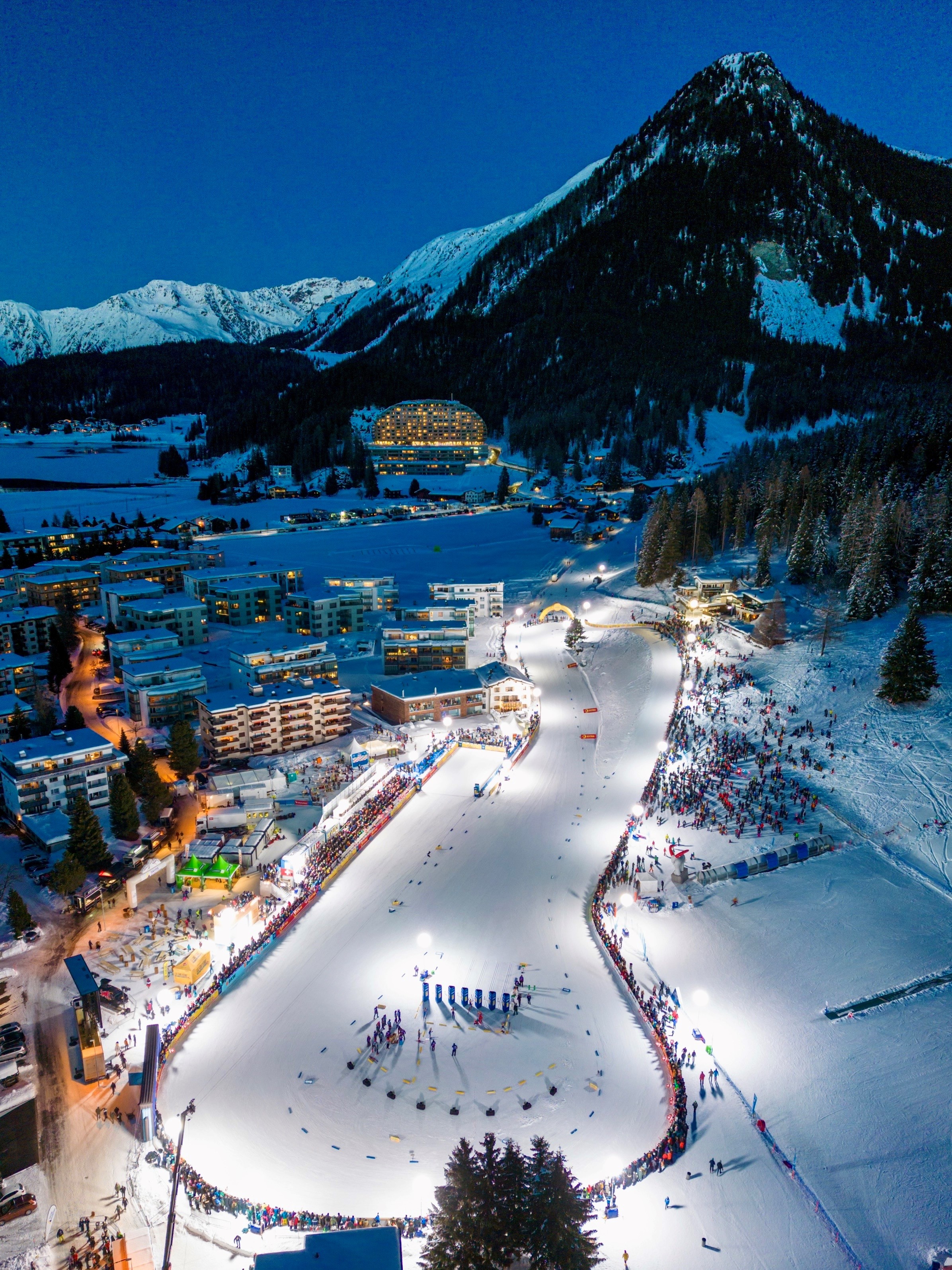 Luftaufnahme des Stadiongeländes am Langlauf-Weltcup in Davos